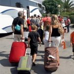 tourism-holidaymakers-bus-luggage-efe-medium